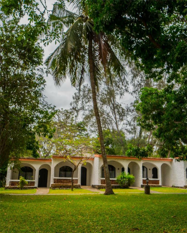Diani Sea Lodge 디아니 해변 외부 사진